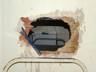 Arnaud Théval Paysages perçés et dispositifs de mise en ordre (2017) format 153 x 128 cm (série).